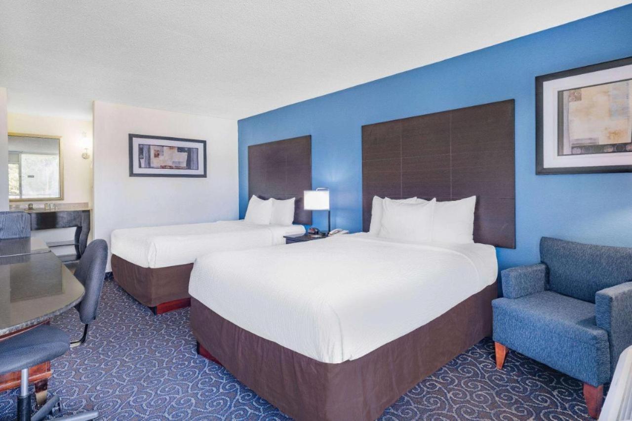 Hotel Days And By Wyndham